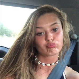 Meet your Posher, Kaira